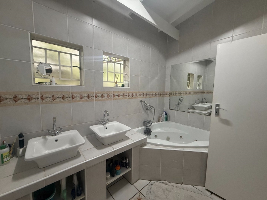 4 Bedroom Property for Sale in Schoemansville North West